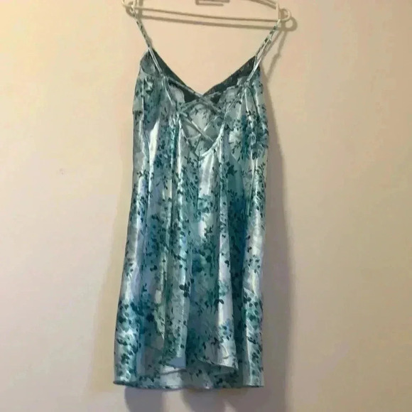 Secret Treasures soft  and slinky nightgown, adjustable straps. - Picture 3 of 11